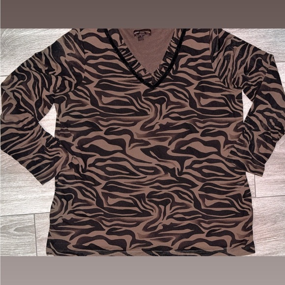 Dana Bachman Women’s Top Blouse Plus Size 1X Animal Print Vneck Brown Black EUC - Picture 1 of 6